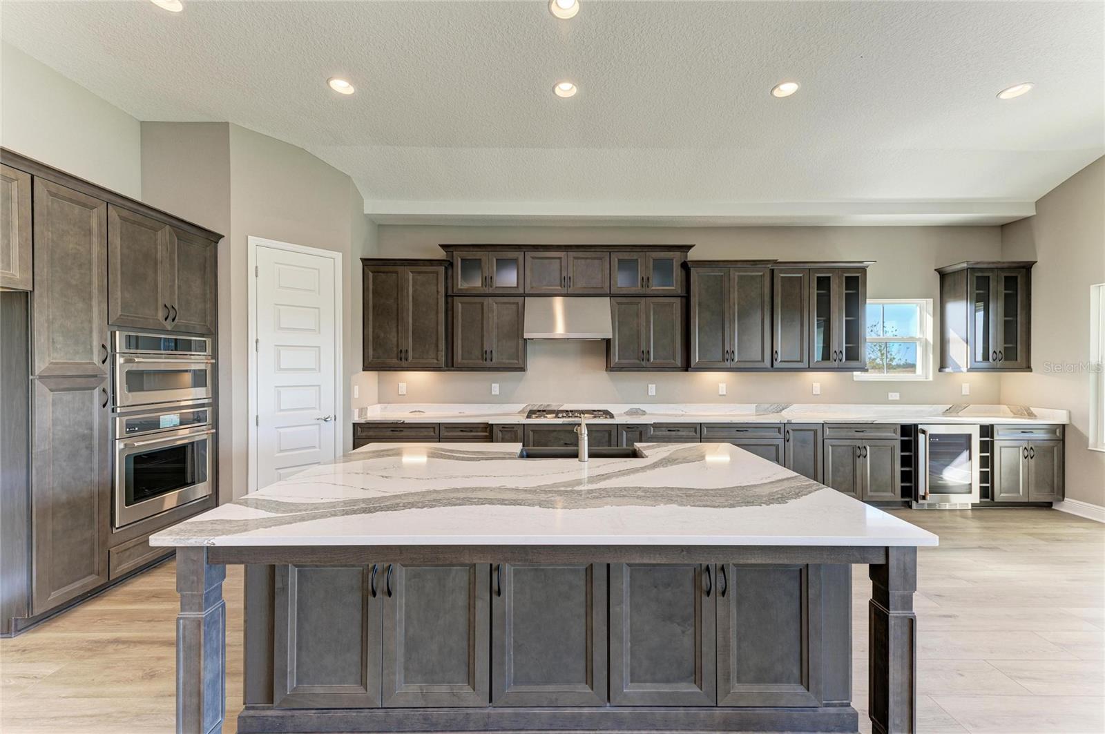 Image 21 of 34 For 10227 Longmeadow Avenue