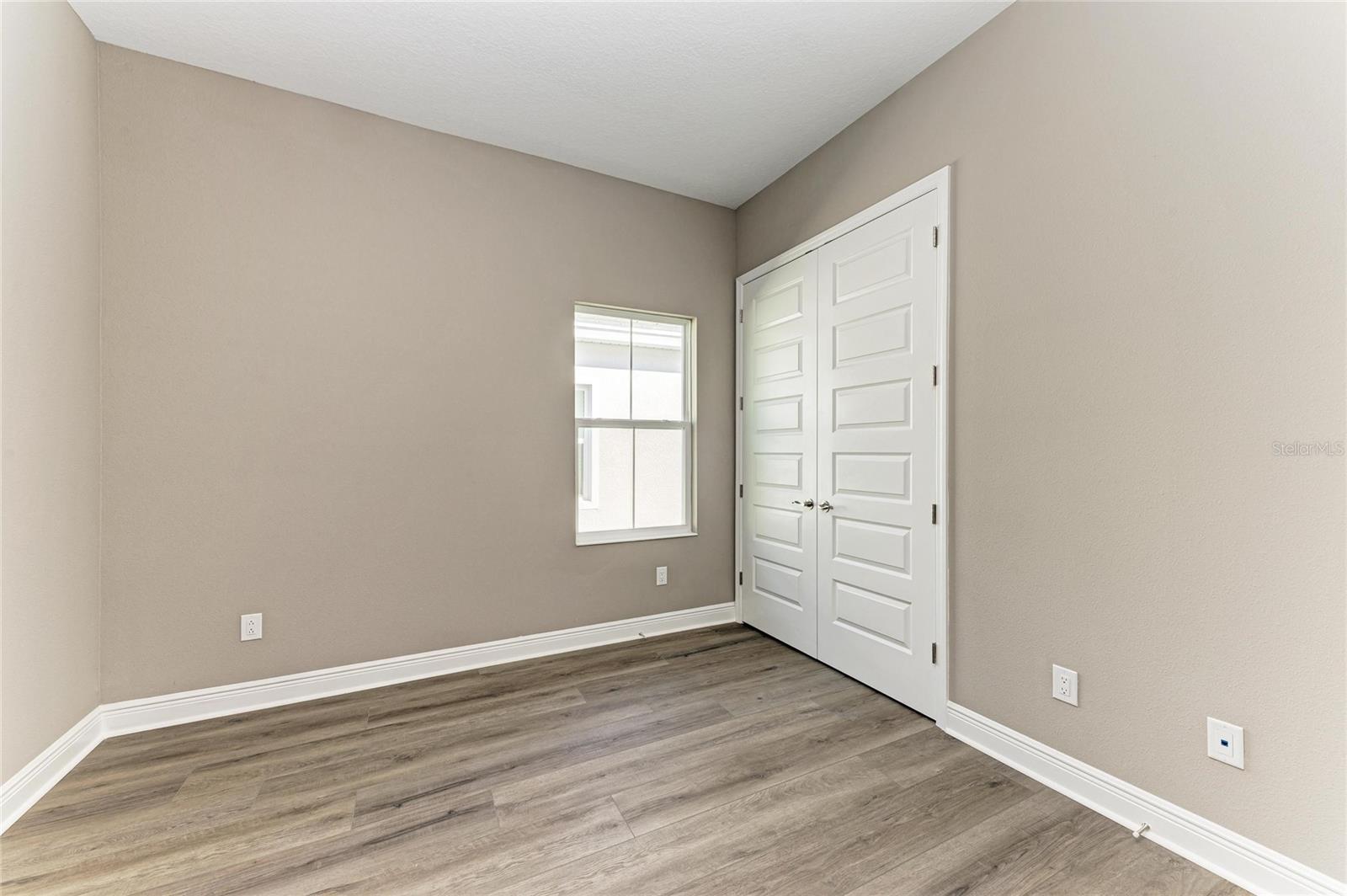 Image 29 of 34 For 10227 Longmeadow Avenue