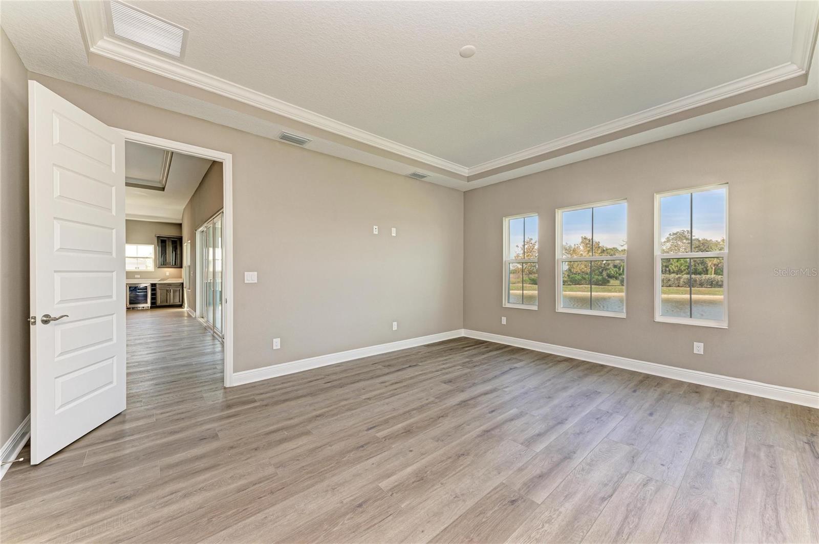 Image 5 of 34 For 10227 Longmeadow Avenue