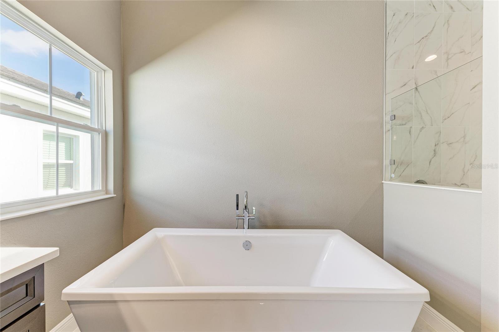 Image 9 of 34 For 10227 Longmeadow Avenue