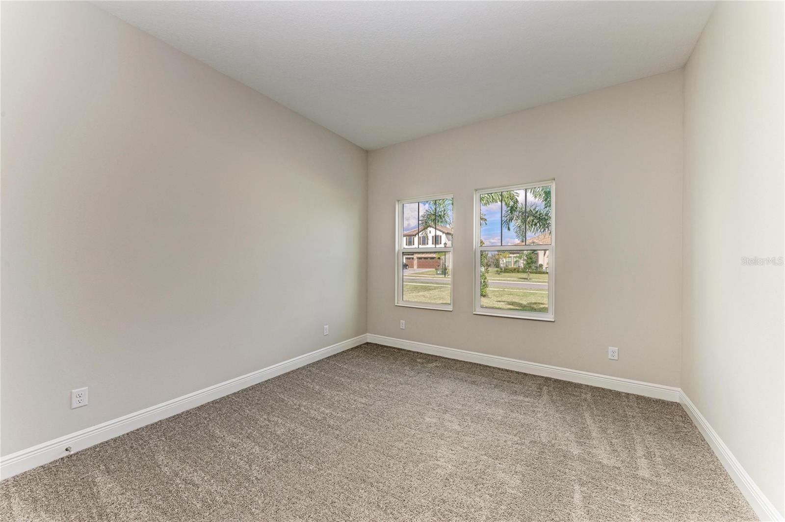 Image 28 of 46 For 10073 Meadowrun Drive