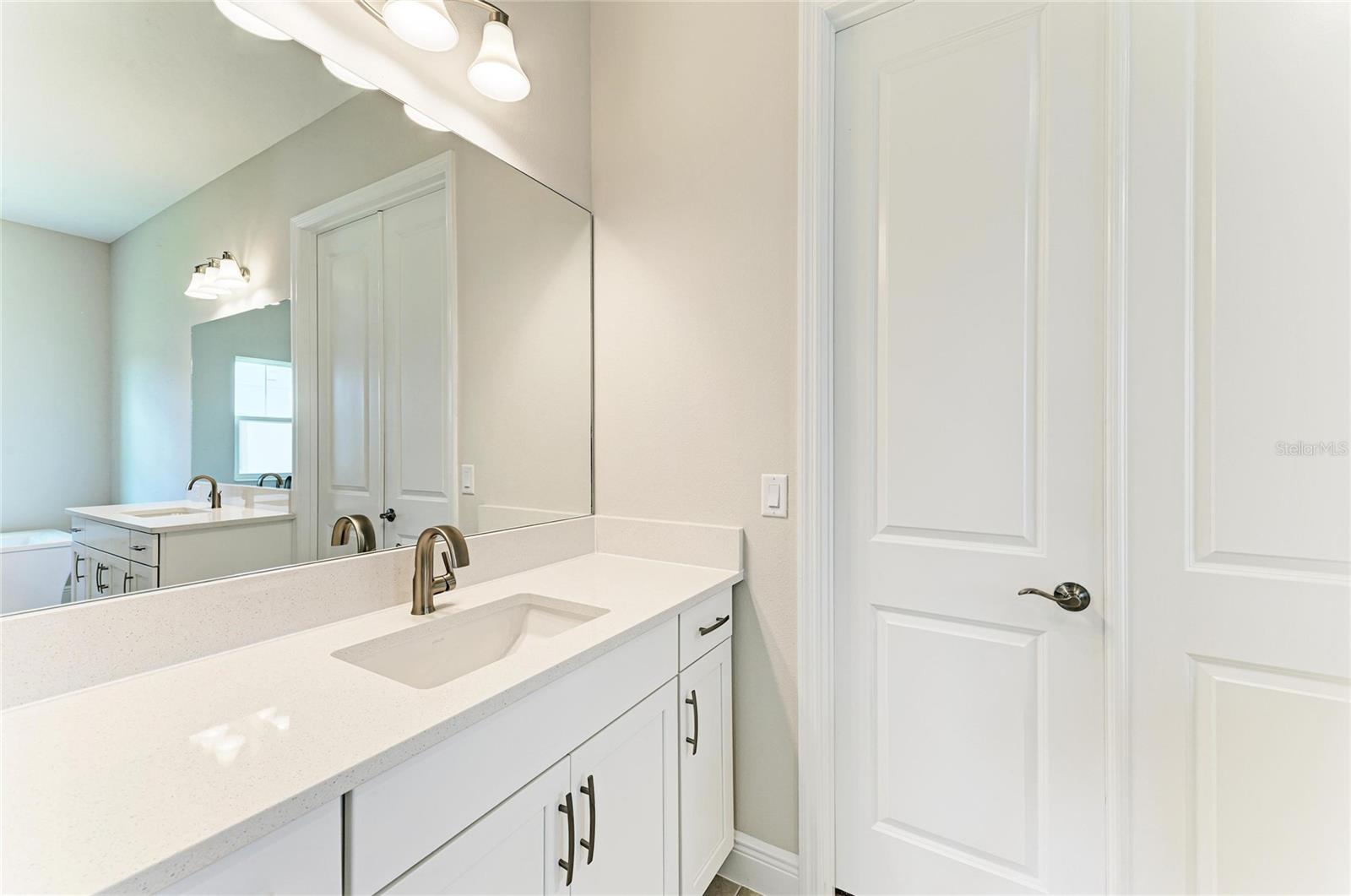 Image 37 of 46 For 10073 Meadowrun Drive