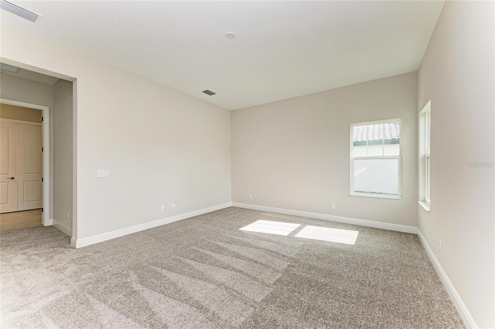 Image 5 of 46 For 10073 Meadowrun Drive