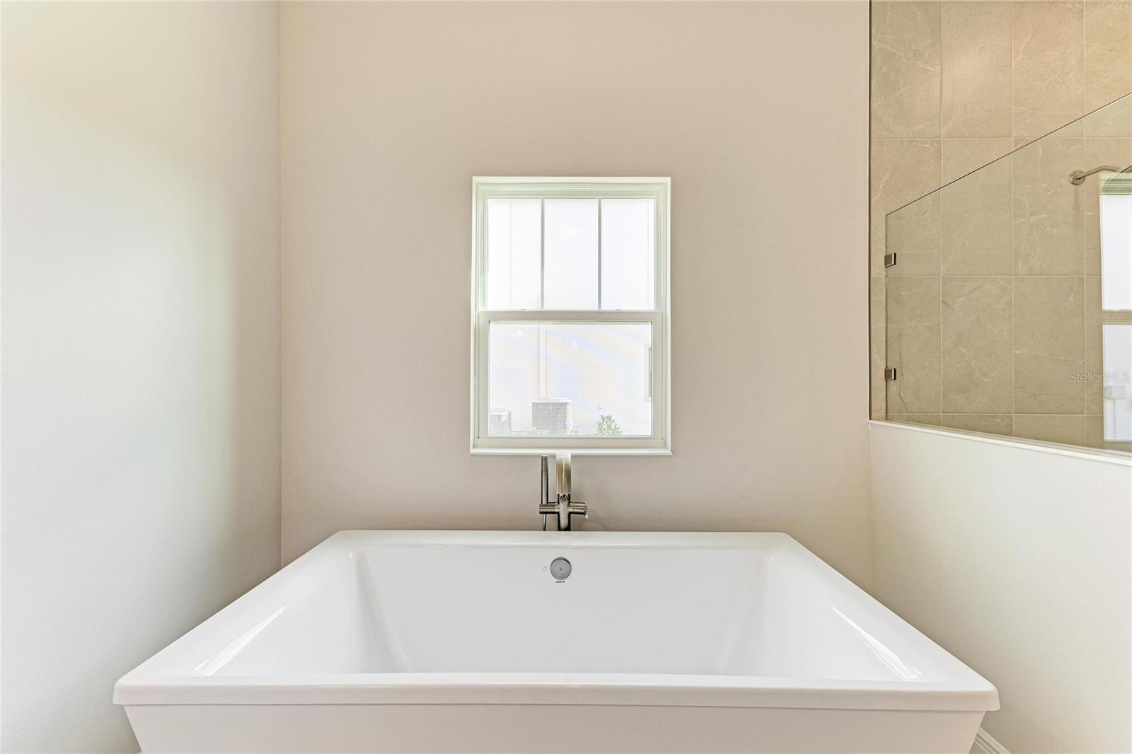 Image 8 of 46 For 10073 Meadowrun Drive