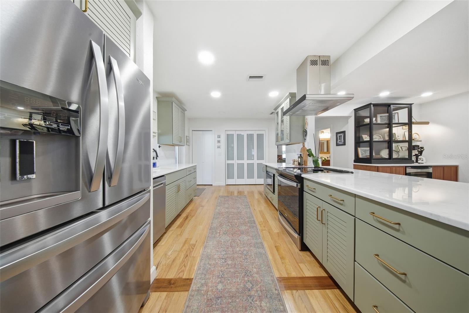 Image 15 of 90 For 1830 Main Street