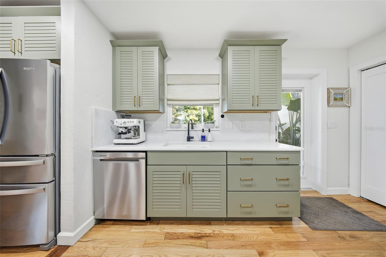 Image 16 of 90 For 1830 Main Street