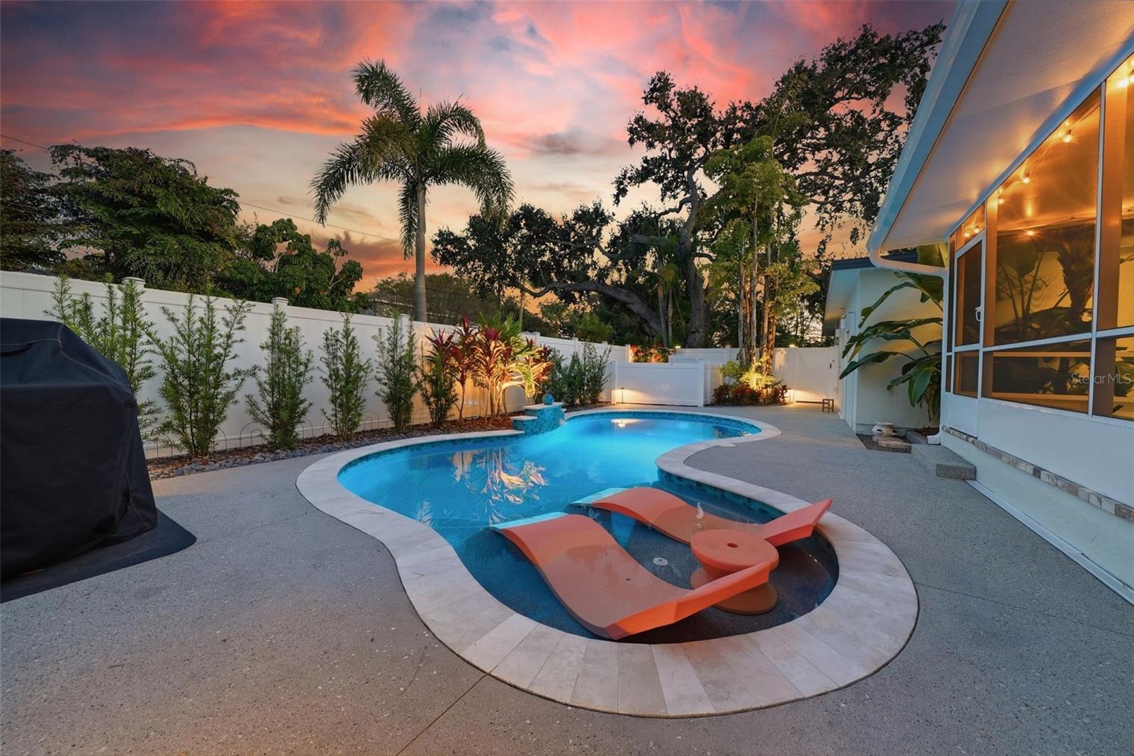 Image 3 of 90 For 1830 Main Street