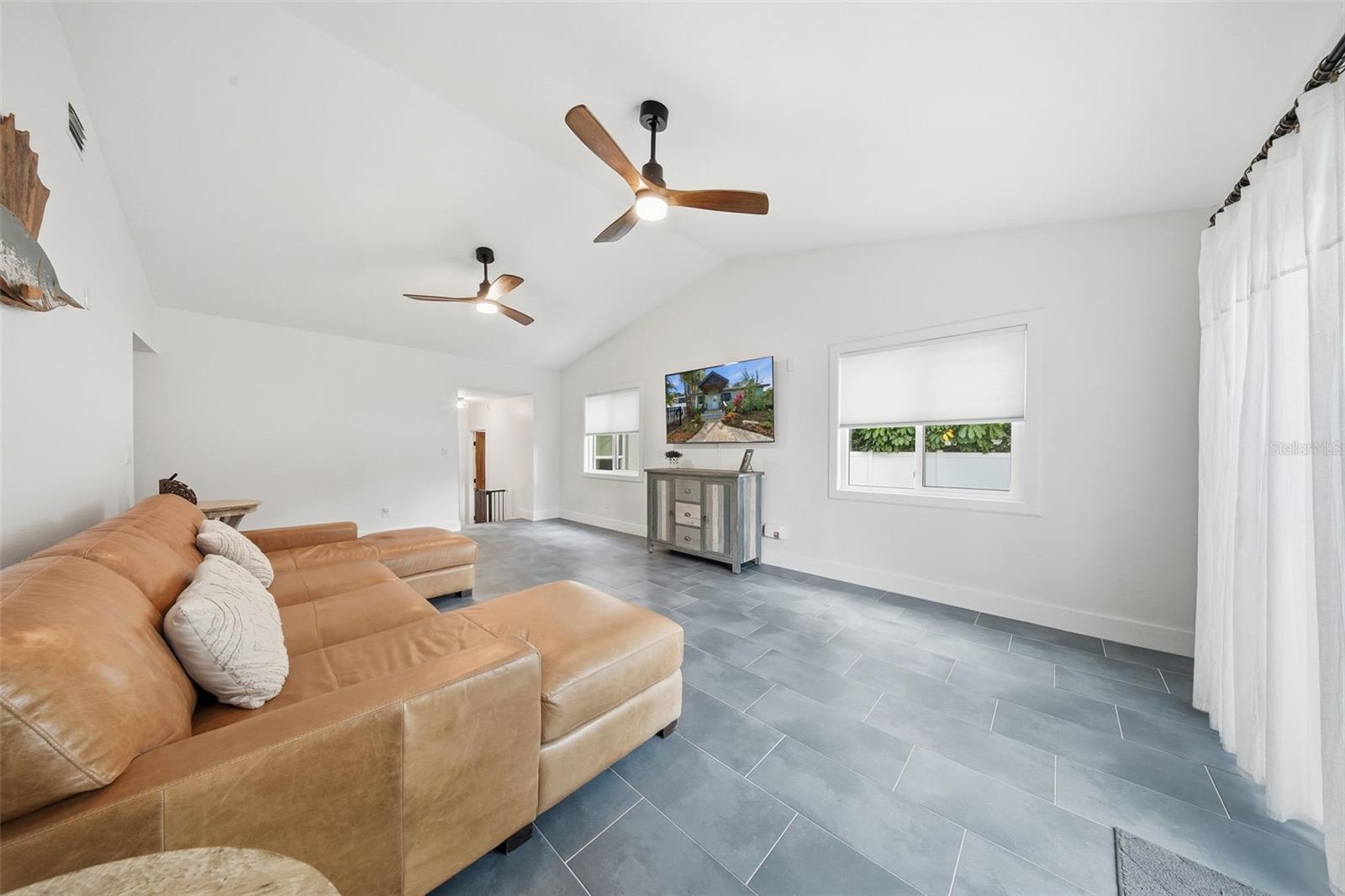 Image 41 of 90 For 1830 Main Street