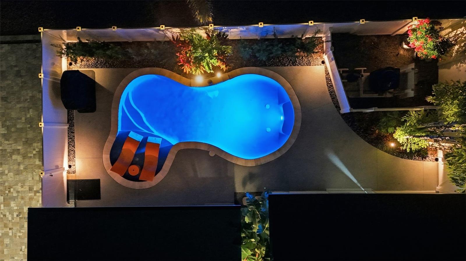 Image 7 of 90 For 1830 Main Street