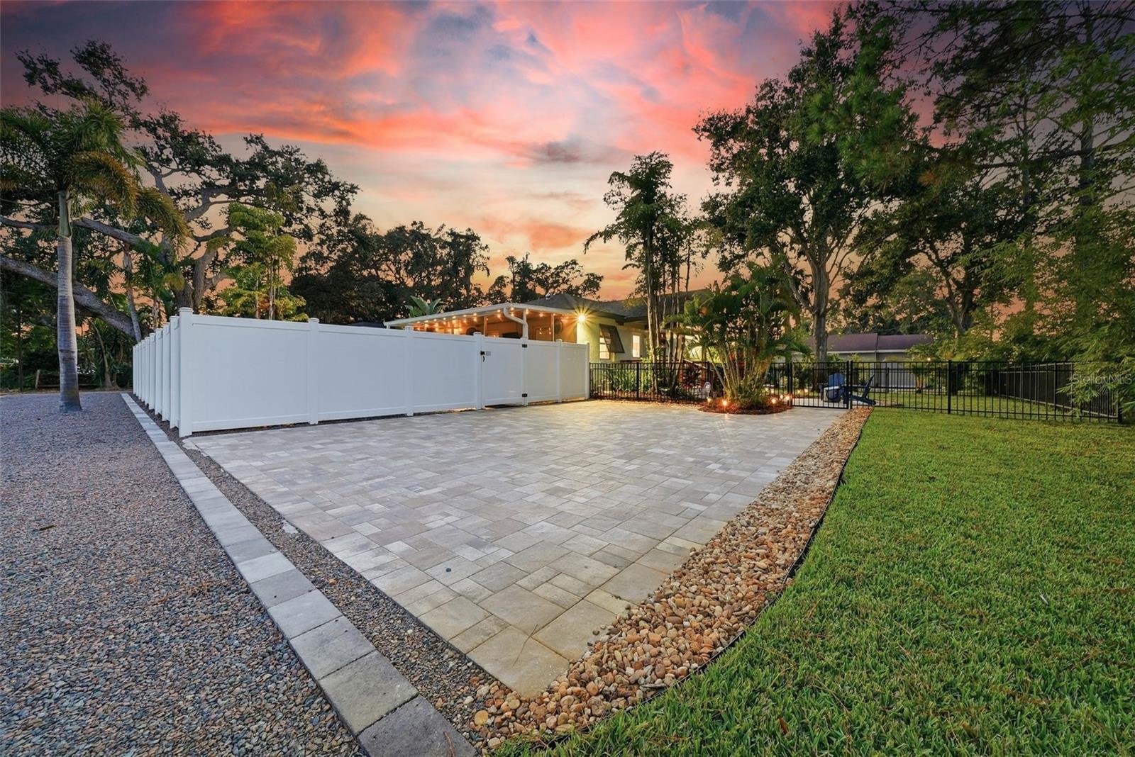 Image 8 of 90 For 1830 Main Street