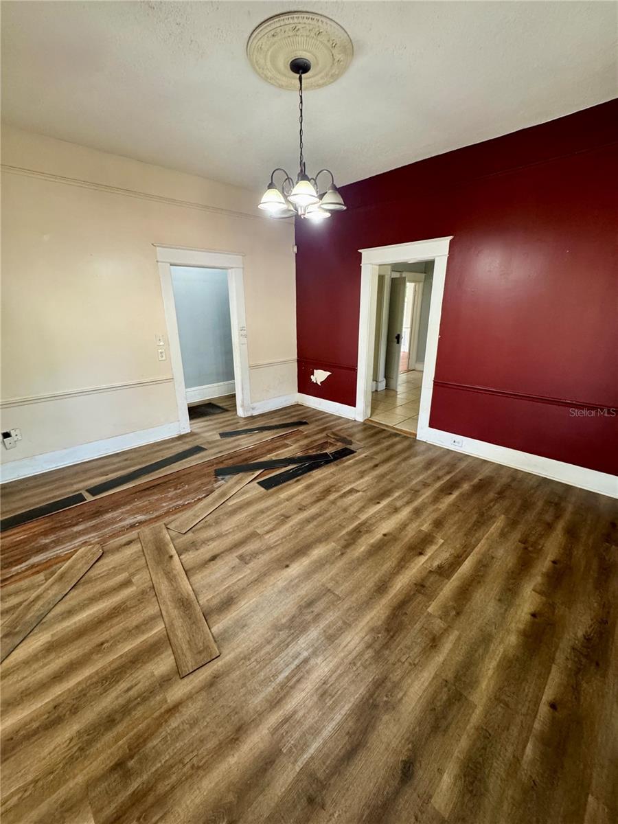 Image 10 of 27 For 1920 Paris Street