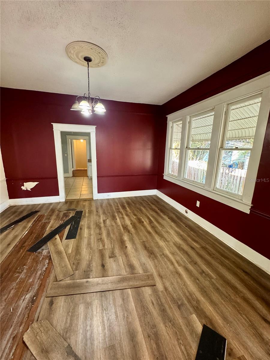 Image 11 of 27 For 1920 Paris Street