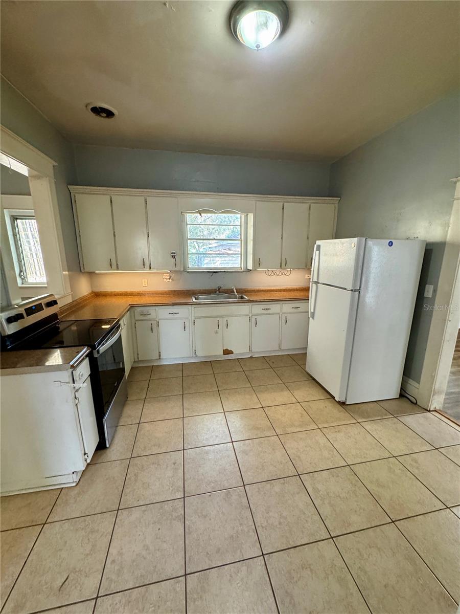 Image 12 of 27 For 1920 Paris Street