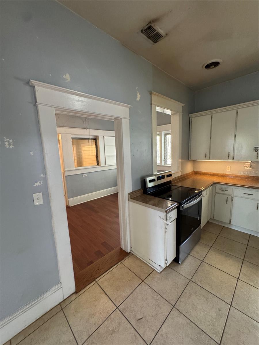 Image 13 of 27 For 1920 Paris Street