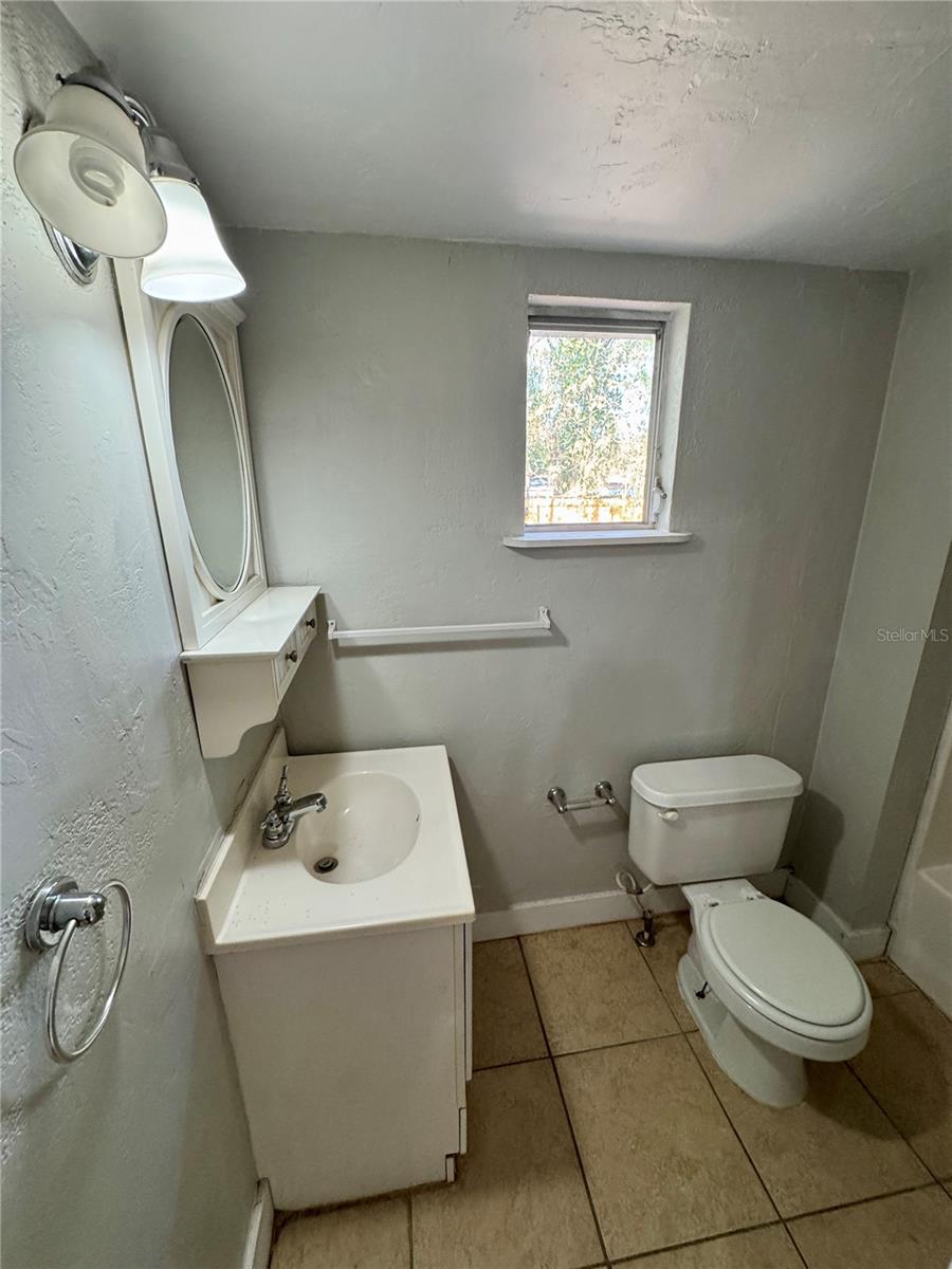 Image 17 of 27 For 1920 Paris Street