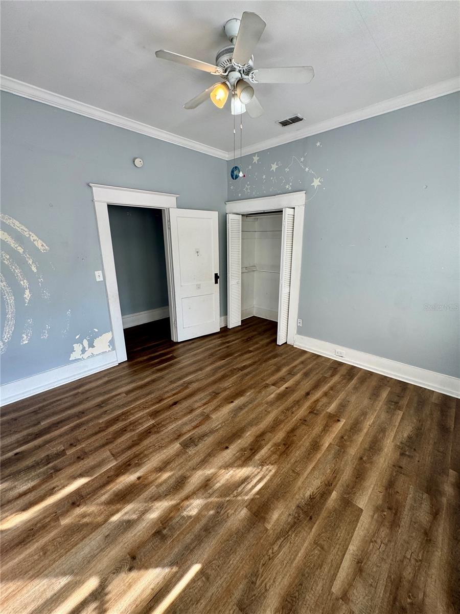 Image 18 of 27 For 1920 Paris Street