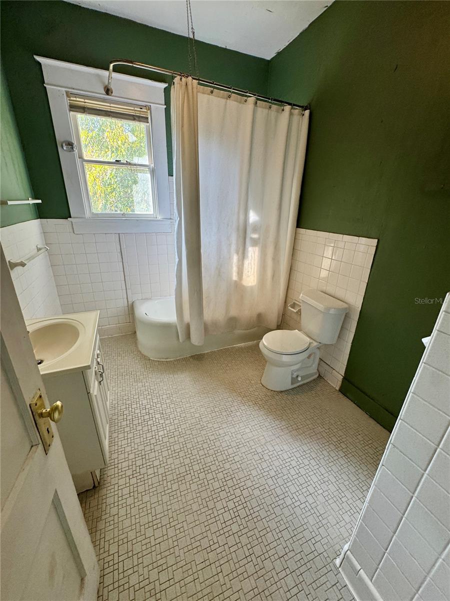 Image 19 of 27 For 1920 Paris Street