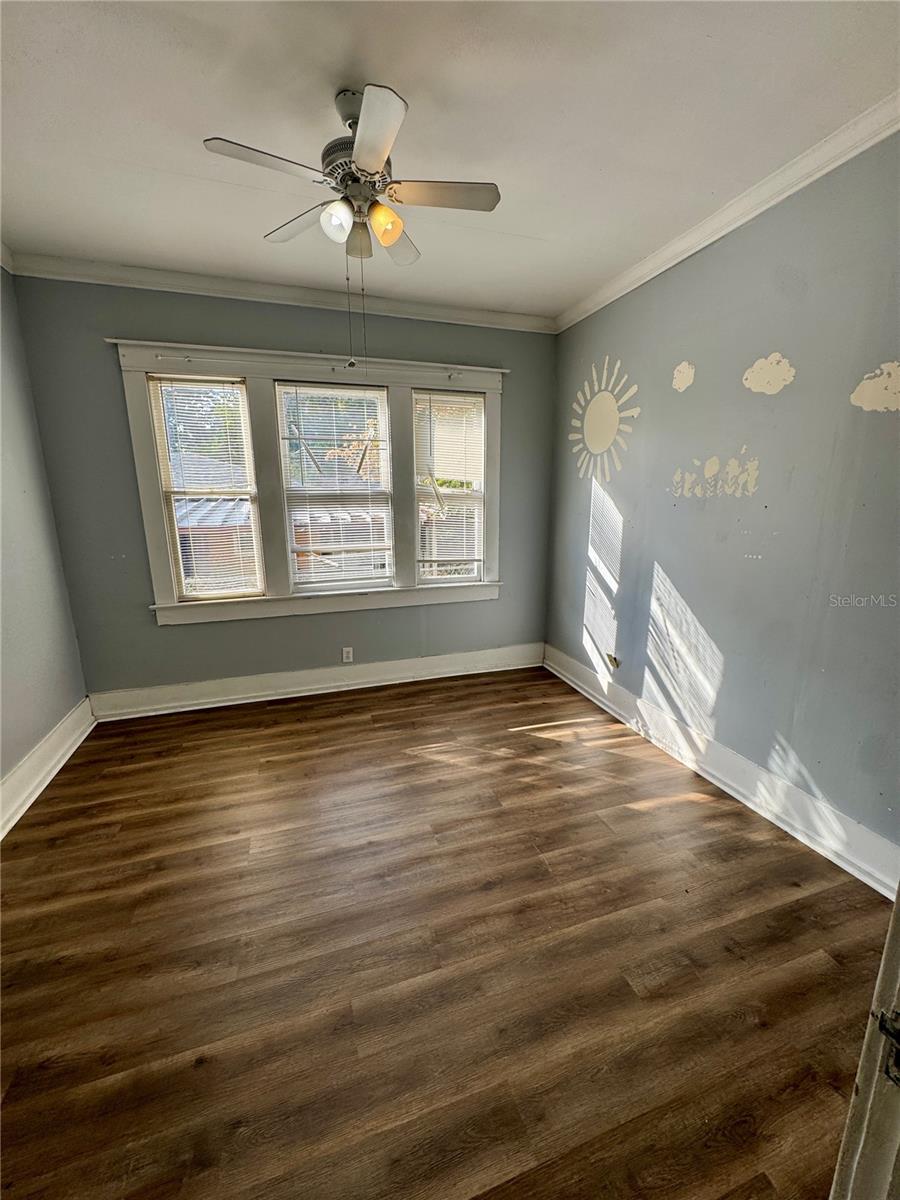 Image 20 of 27 For 1920 Paris Street