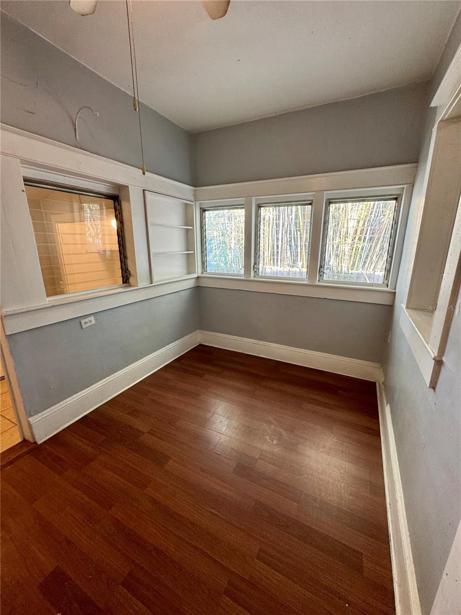 Image 21 of 27 For 1920 Paris Street