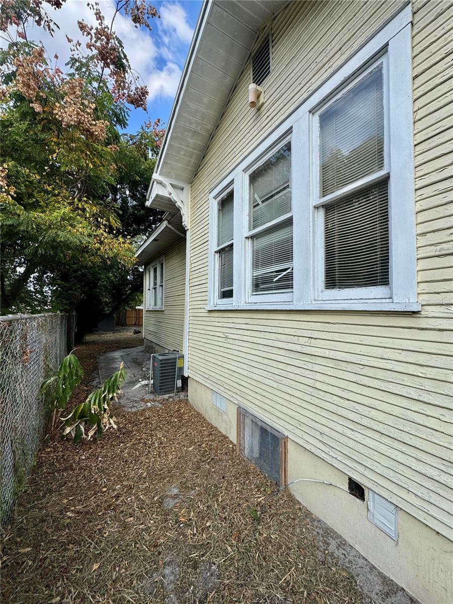 Image 27 of 27 For 1920 Paris Street