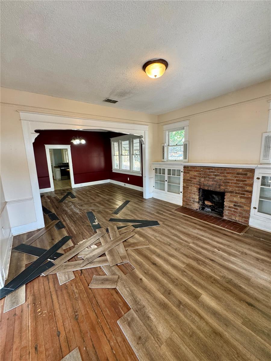 Image 5 of 27 For 1920 Paris Street