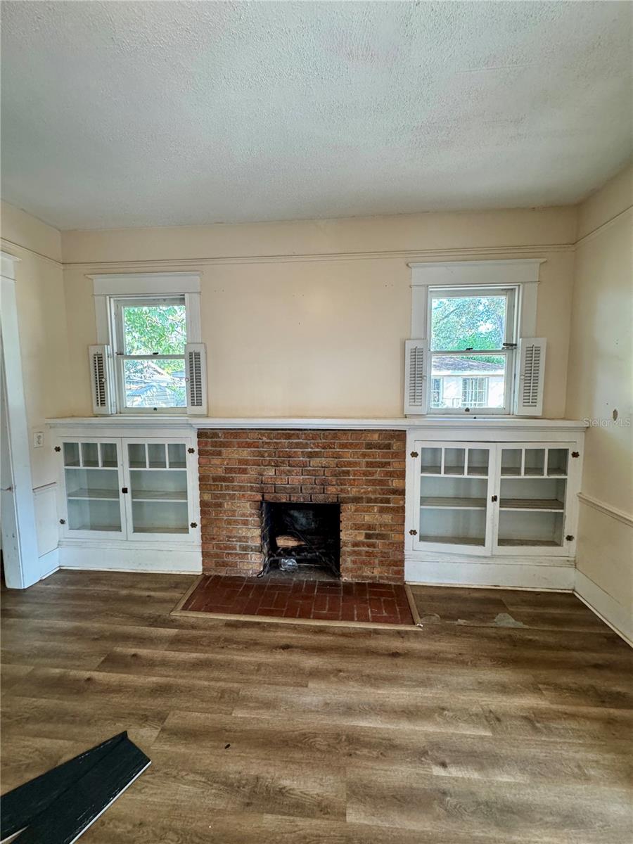 Image 6 of 27 For 1920 Paris Street