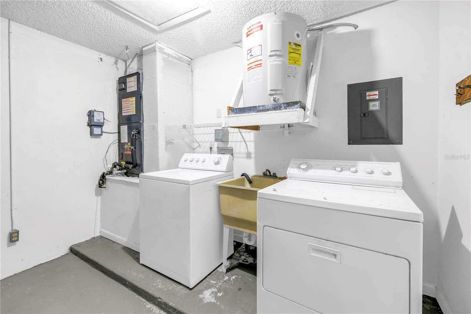 Image 13 of 20 For 10494 98th Street