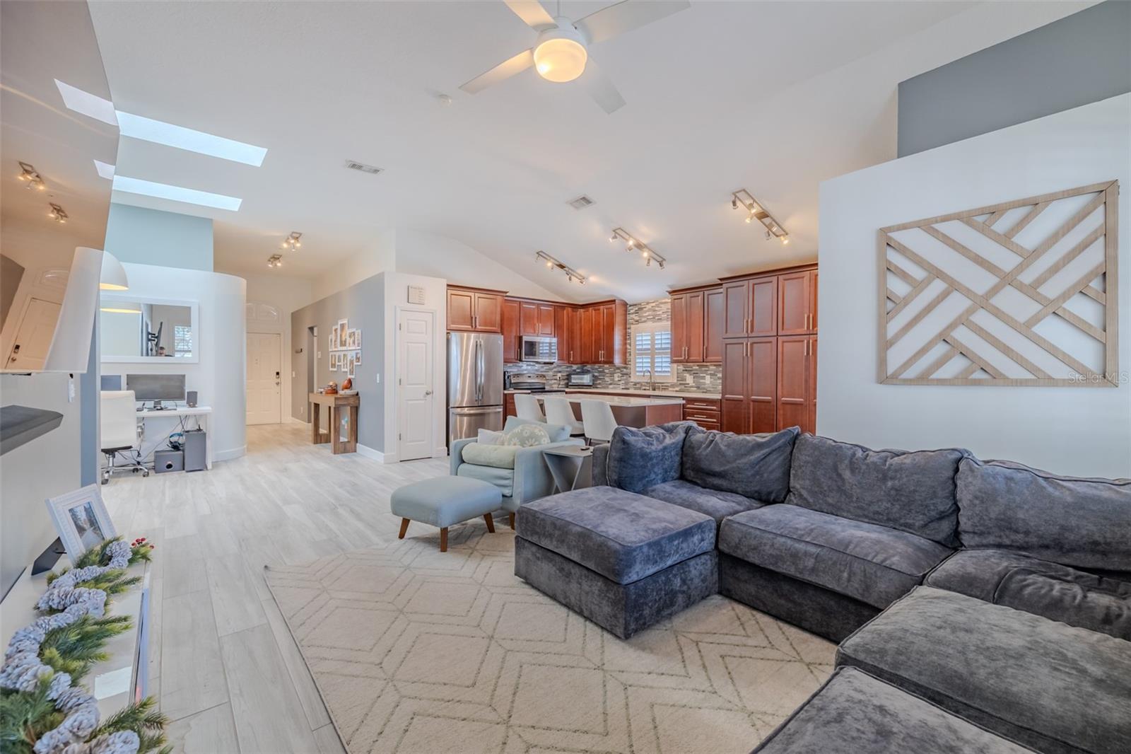 Image 12 of 30 For 13419 Eudora Place