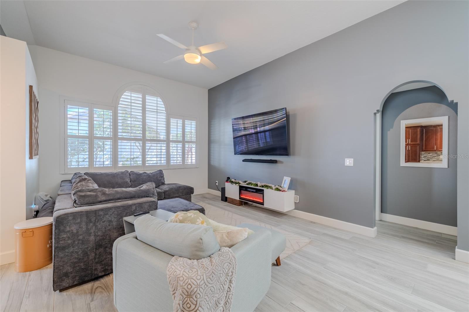 Image 13 of 30 For 13419 Eudora Place