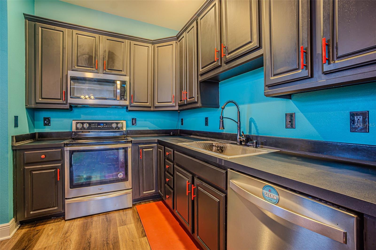 Image 13 of 33 For 6460 Ashville Drive