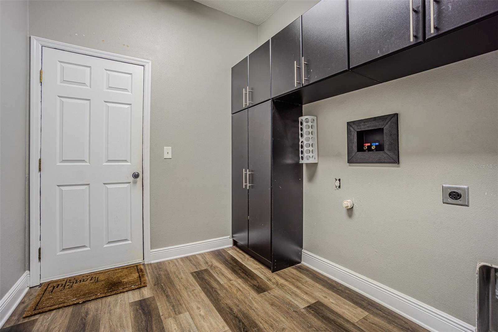 Image 24 of 33 For 6460 Ashville Drive