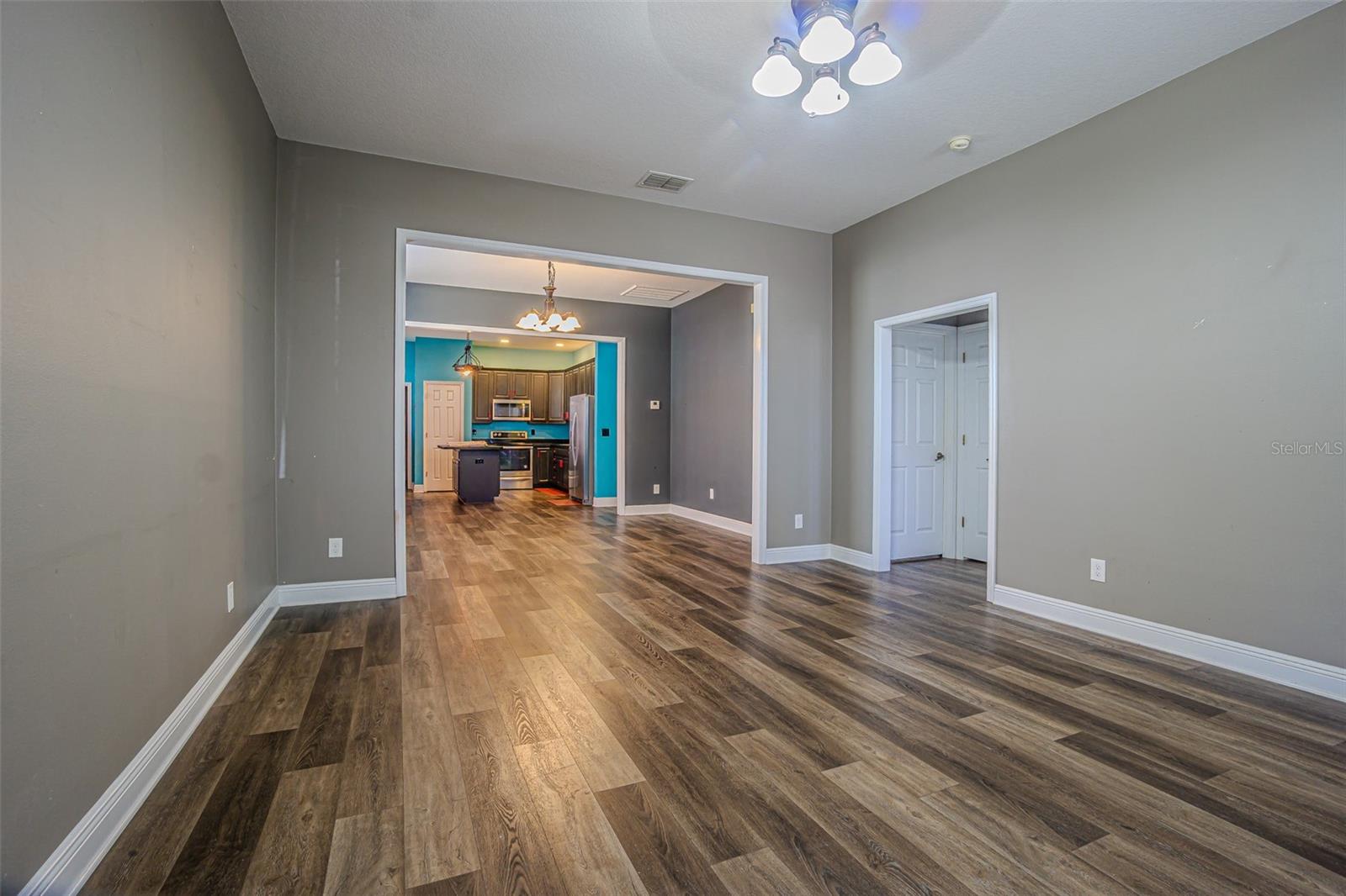 Image 6 of 33 For 6460 Ashville Drive