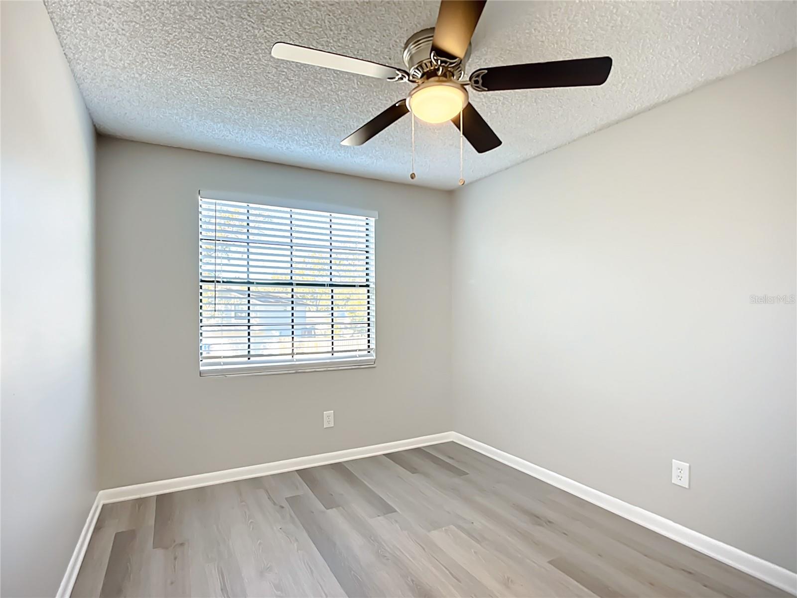 Image 21 of 32 For 632 Ephrata Drive