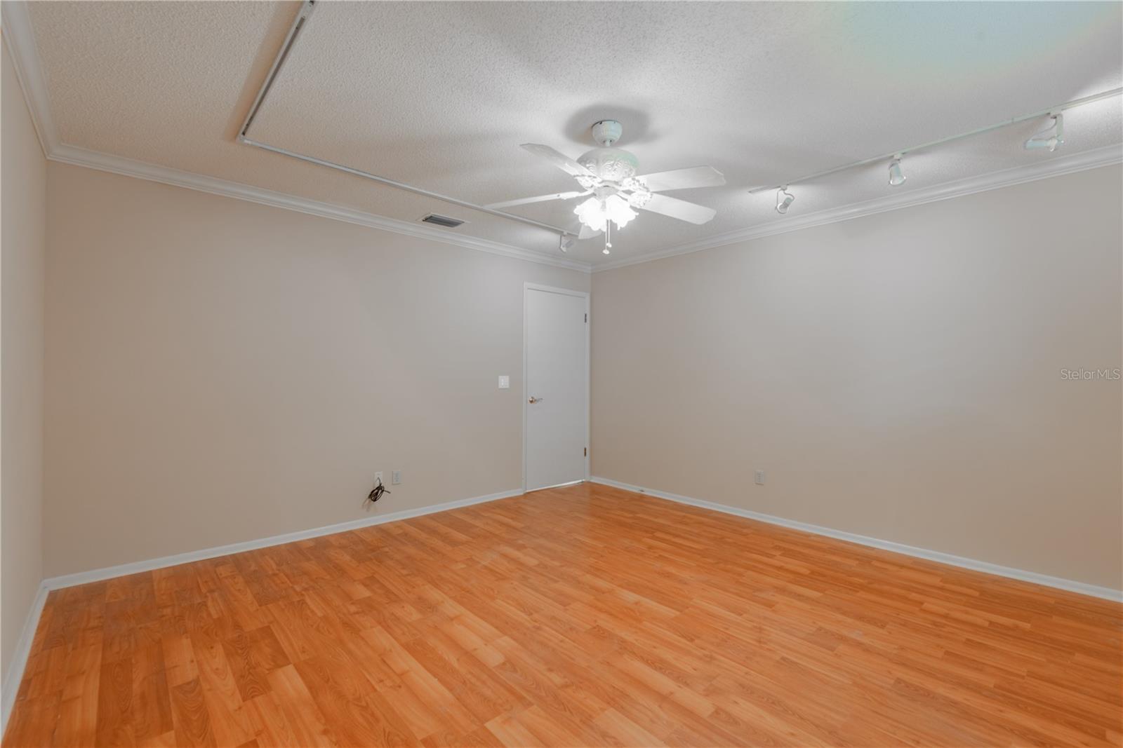 Image 21 of 31 For 3401 Pico Drive