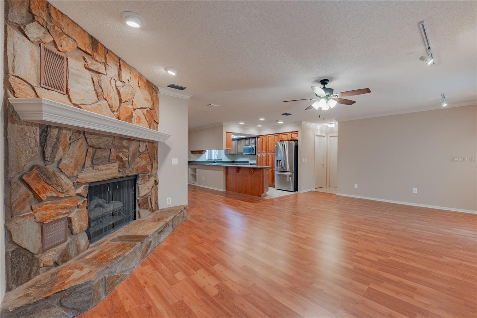 Image 7 of 31 For 3401 Pico Drive