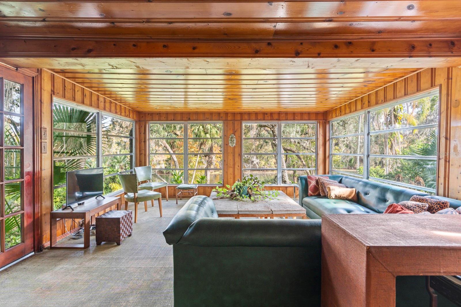 Image 19 of 67 For 617 Riverhills Drive