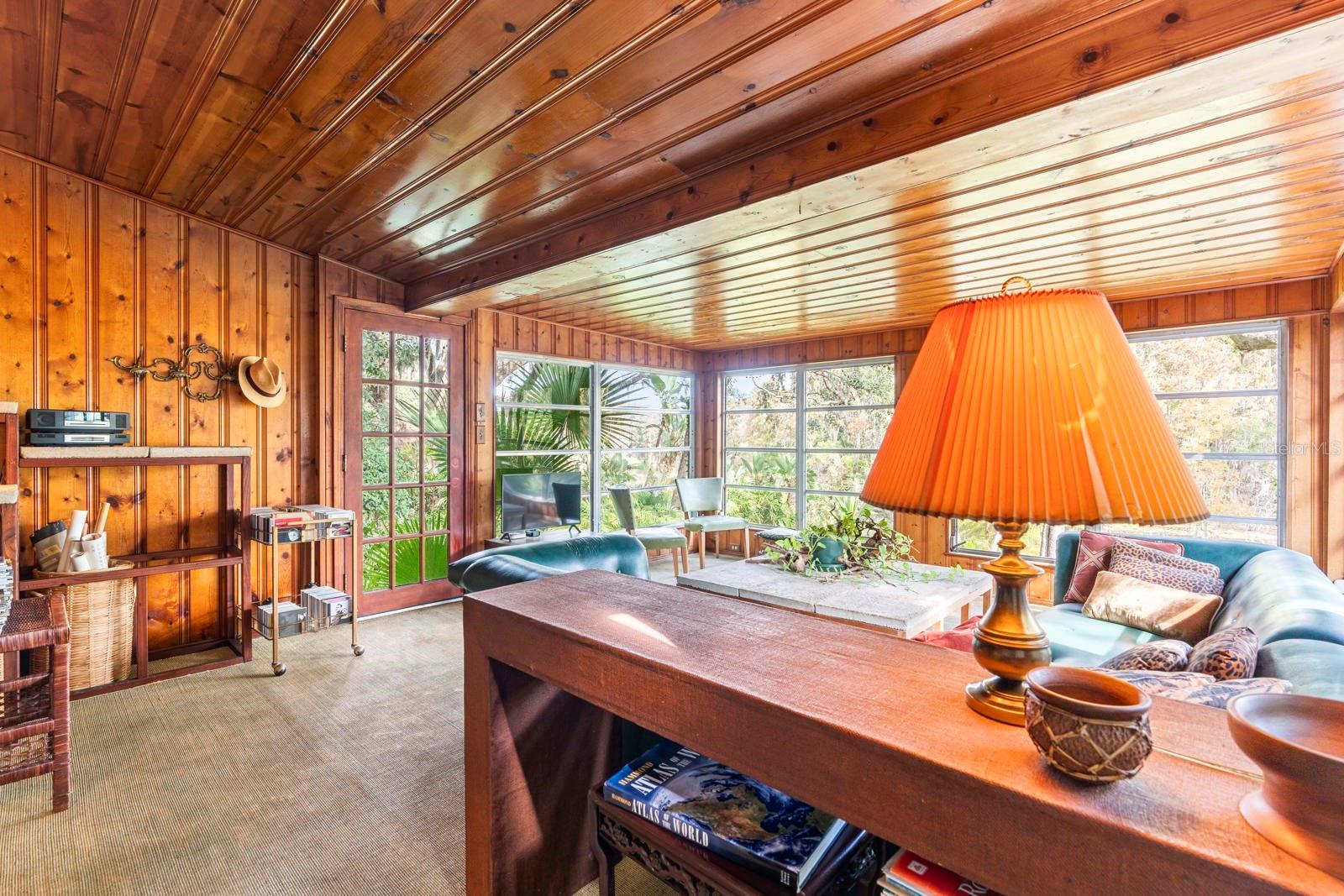 Image 20 of 67 For 617 Riverhills Drive