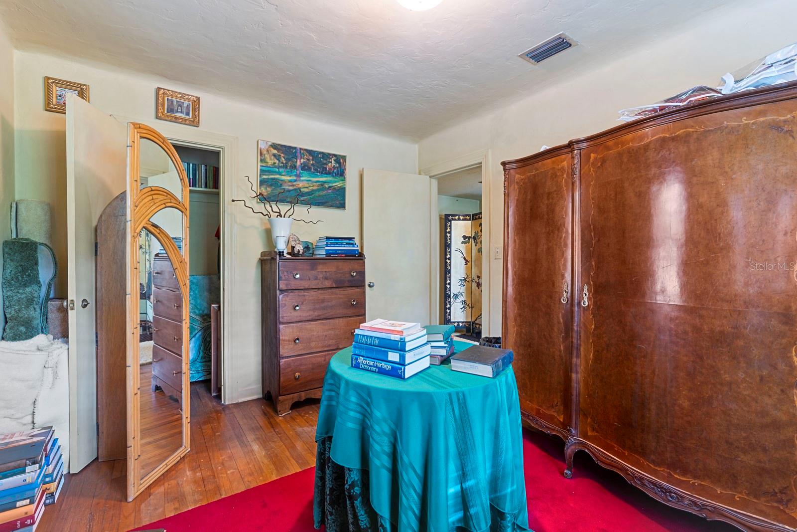 Image 24 of 67 For 617 Riverhills Drive