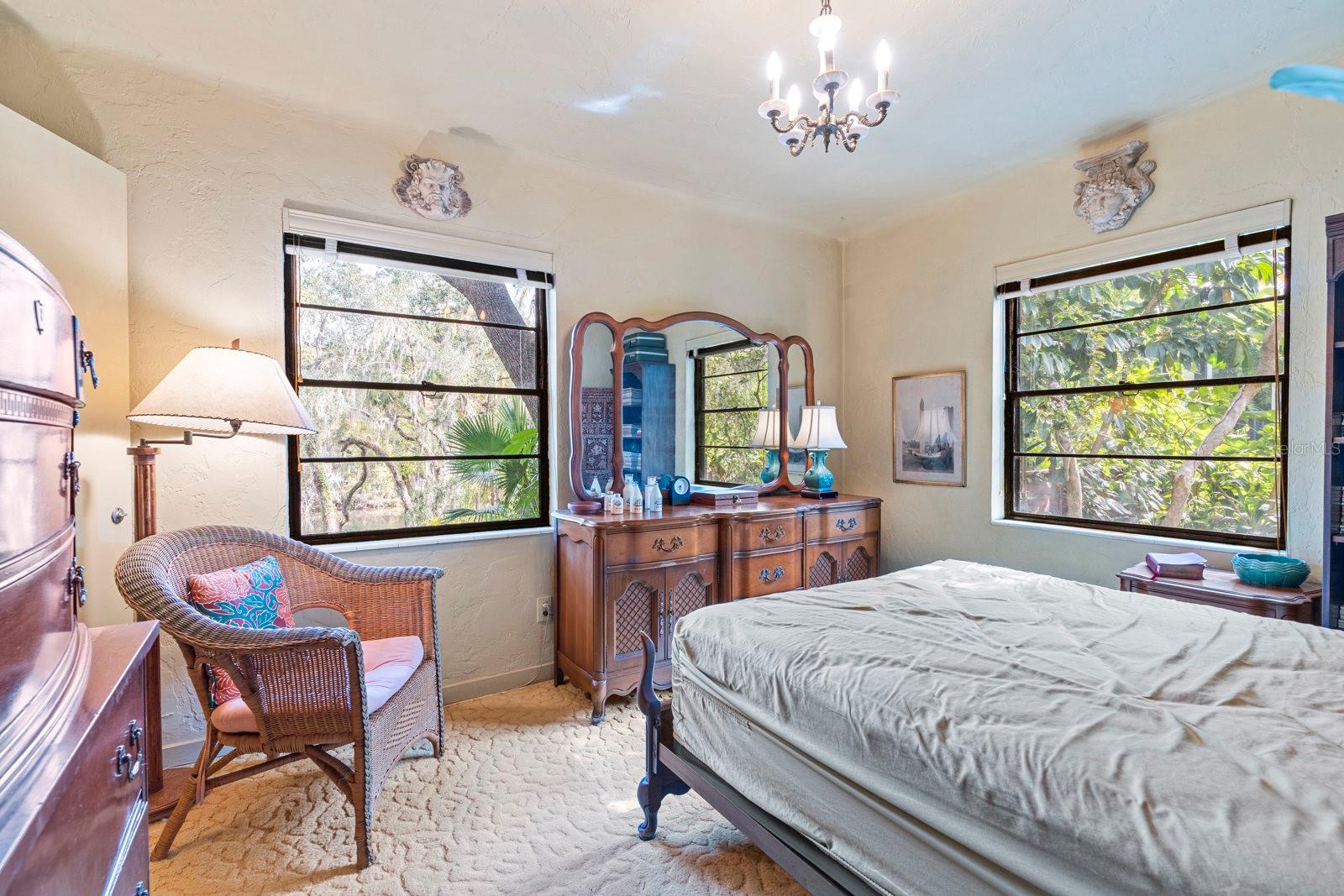 Image 29 of 67 For 617 Riverhills Drive