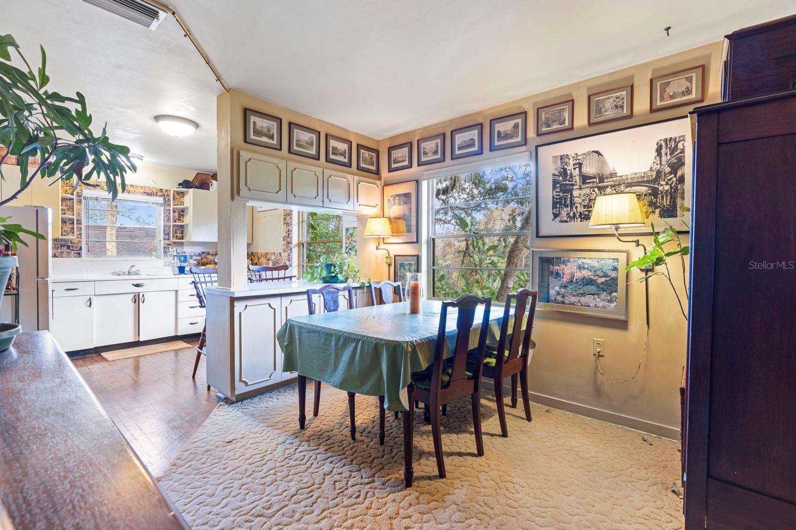 Image 30 of 67 For 617 Riverhills Drive