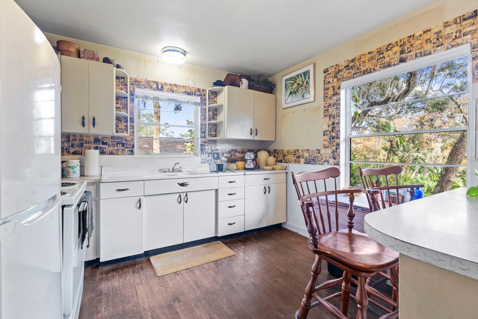 Image 34 of 67 For 617 Riverhills Drive