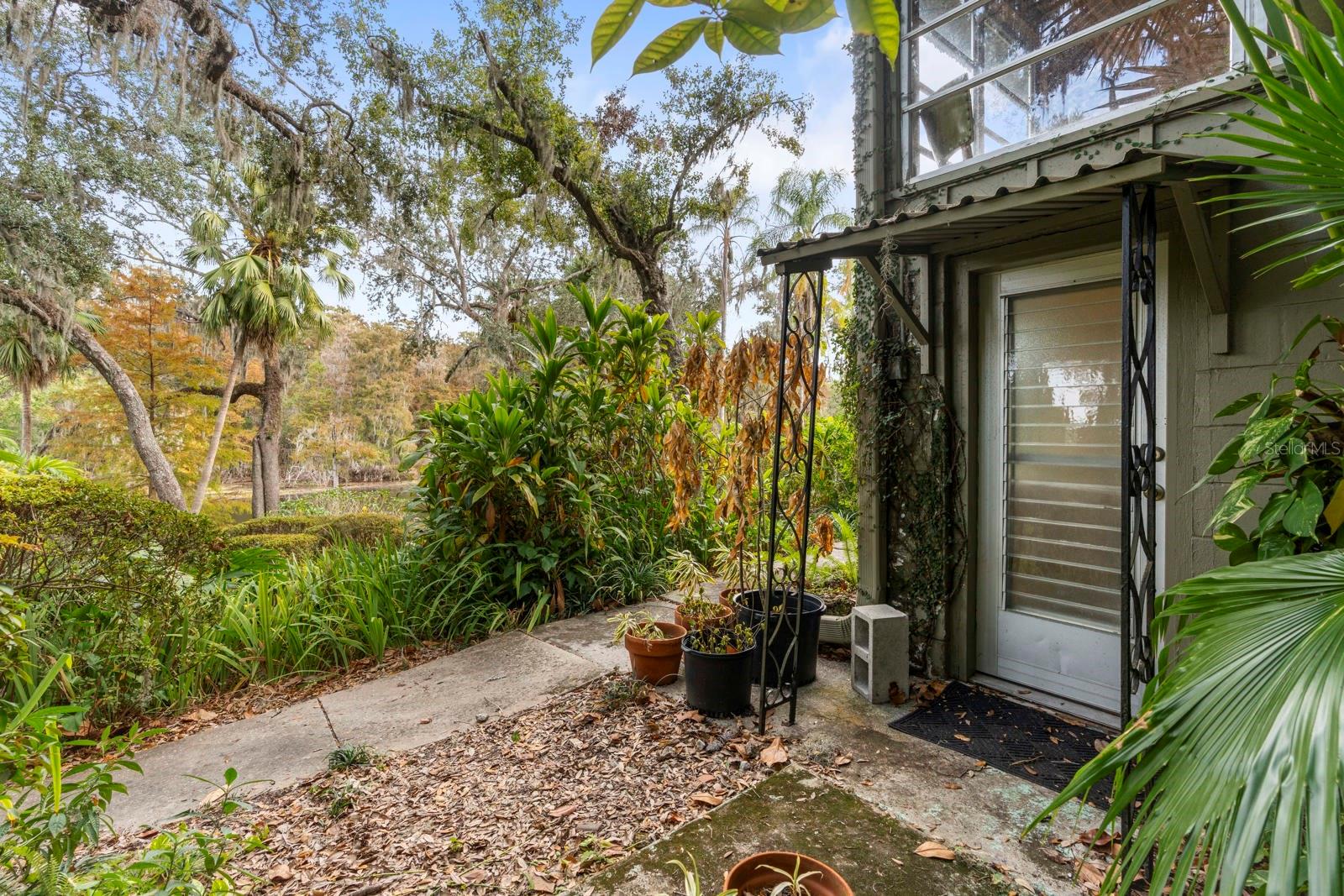 Image 36 of 67 For 617 Riverhills Drive