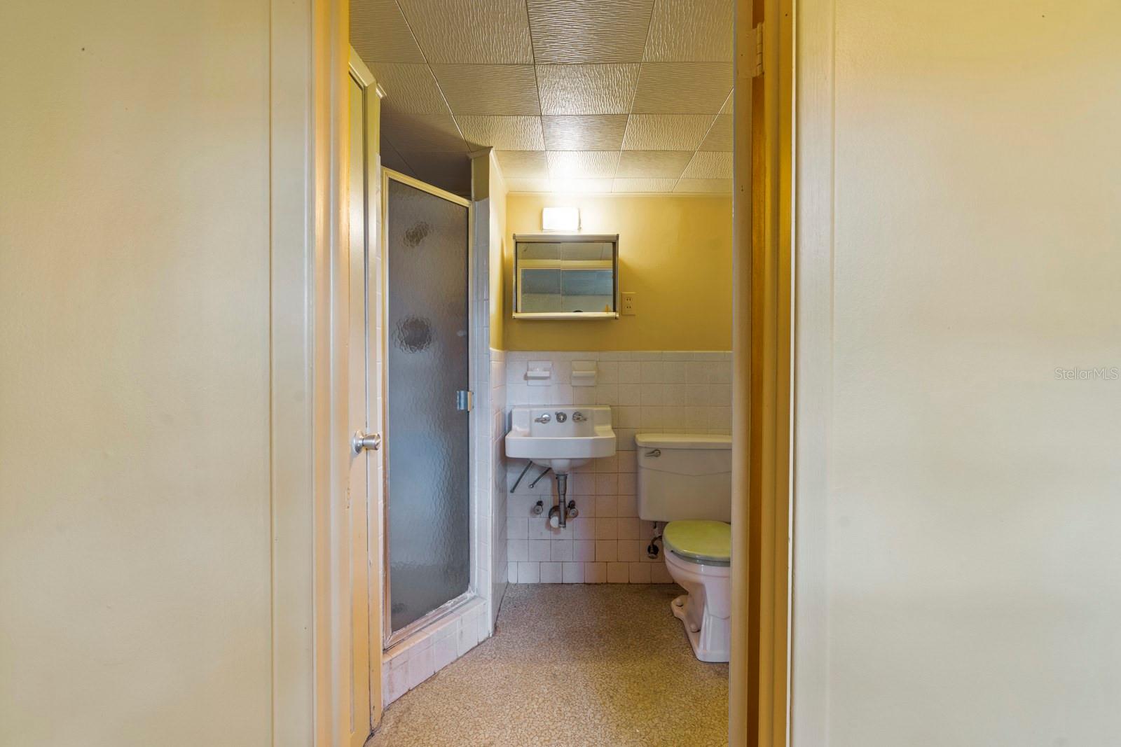 Image 42 of 67 For 617 Riverhills Drive