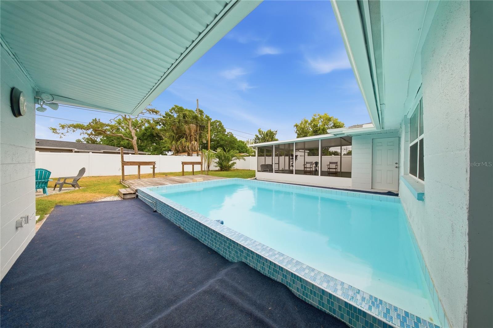 Image 17 of 26 For 6725 17th Lane N