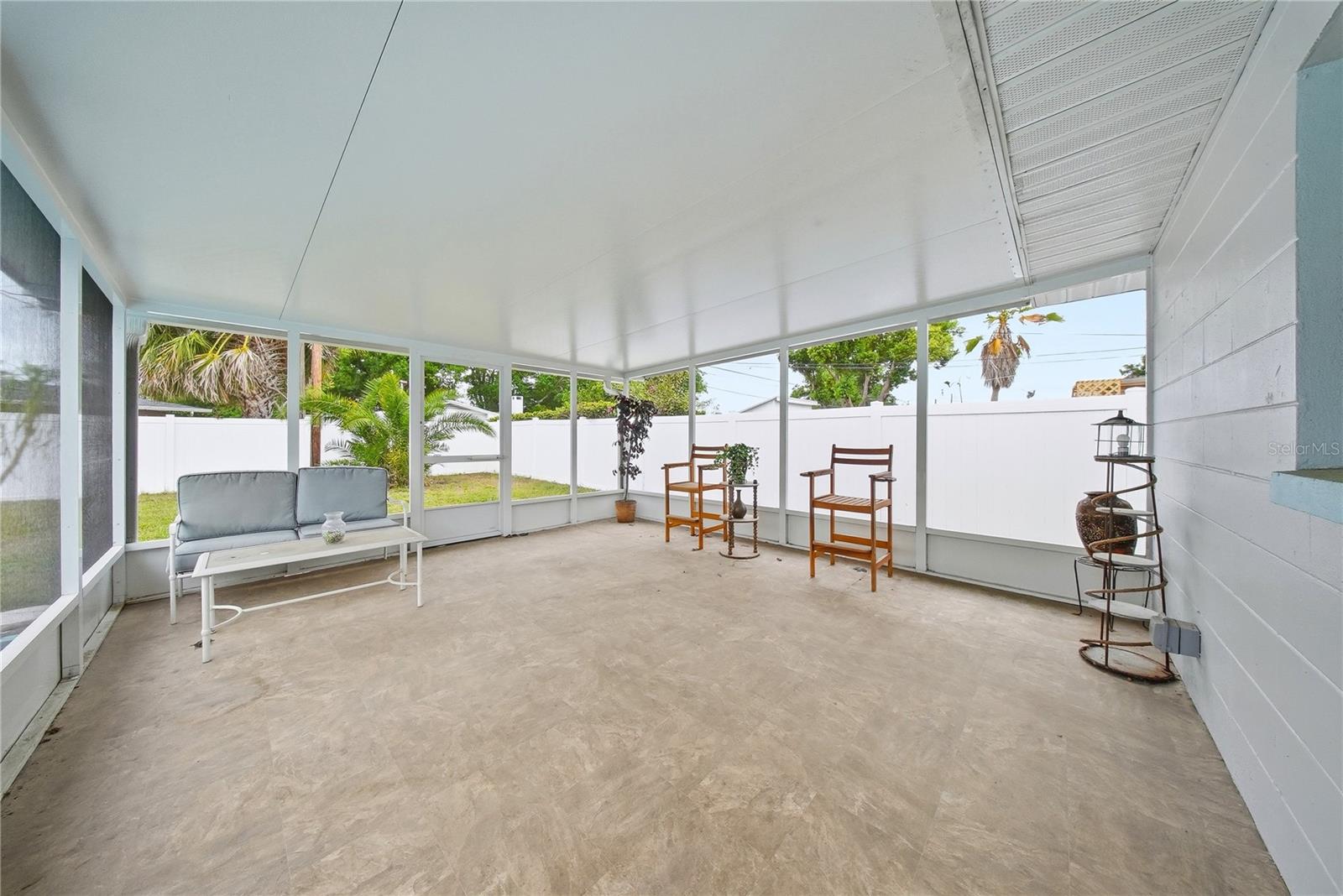 Image 20 of 26 For 6725 17th Lane N