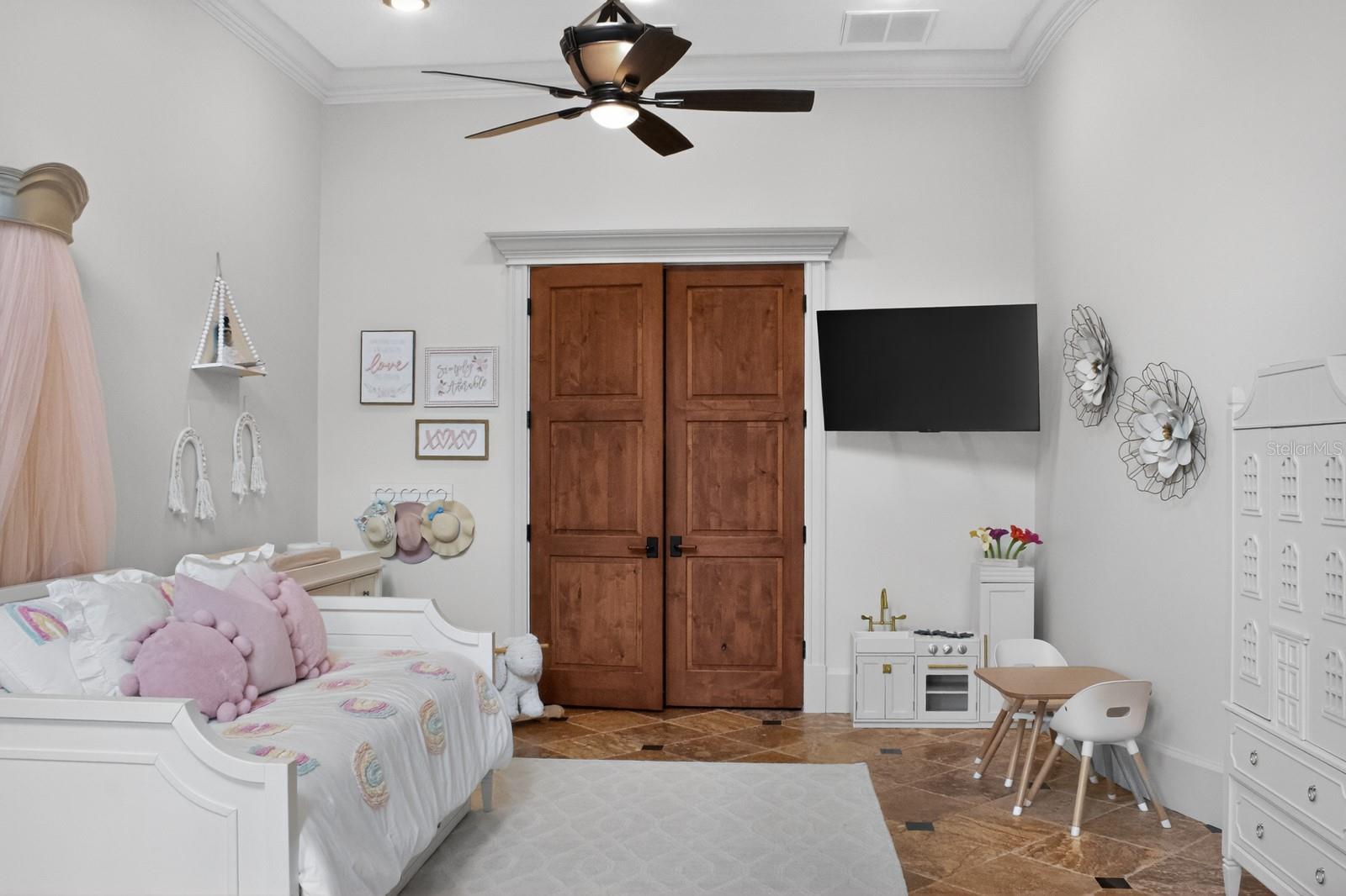 Listing photo id 19 for 10641 Broadland Pass