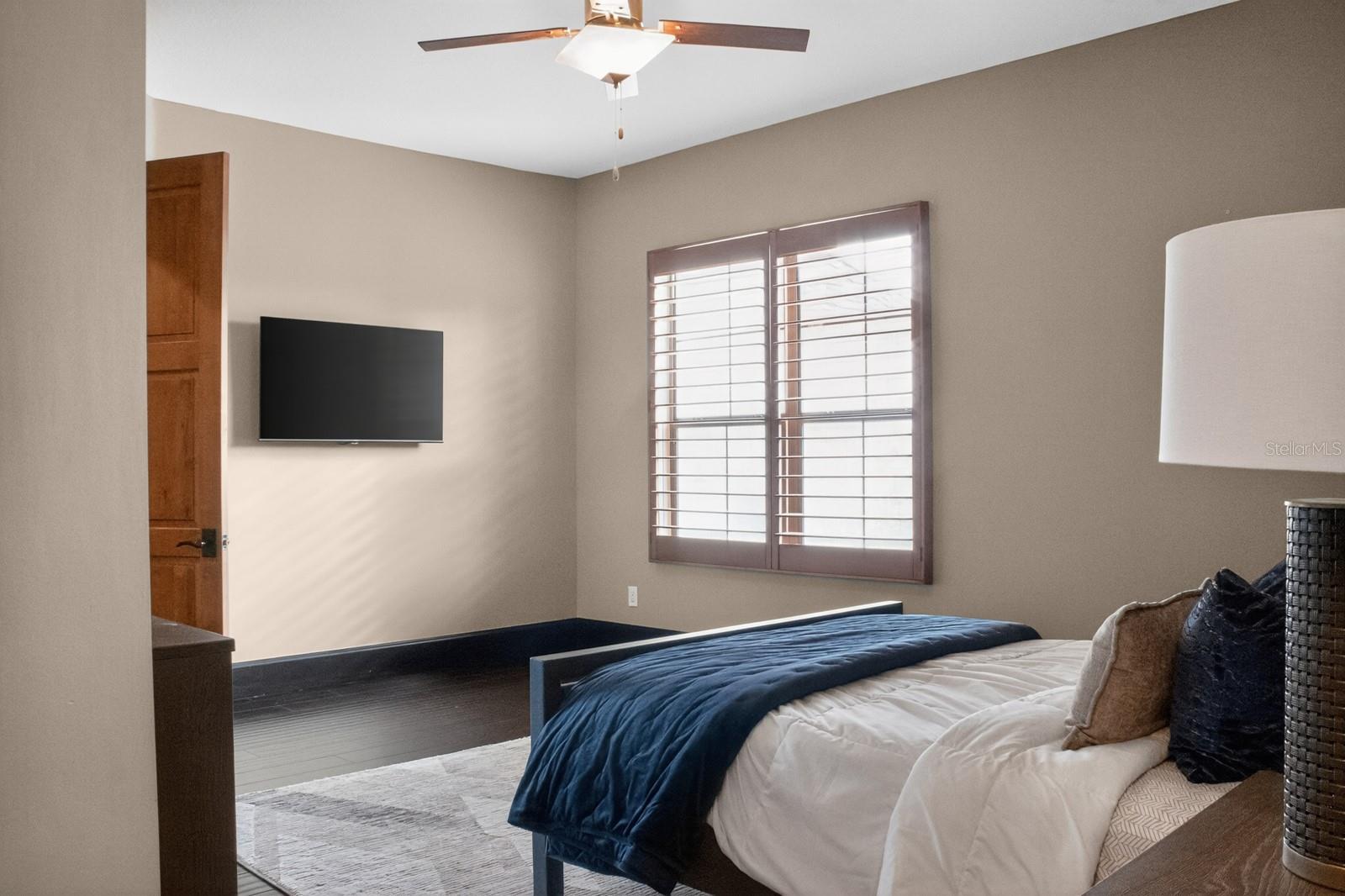 Listing photo id 26 for 10641 Broadland Pass