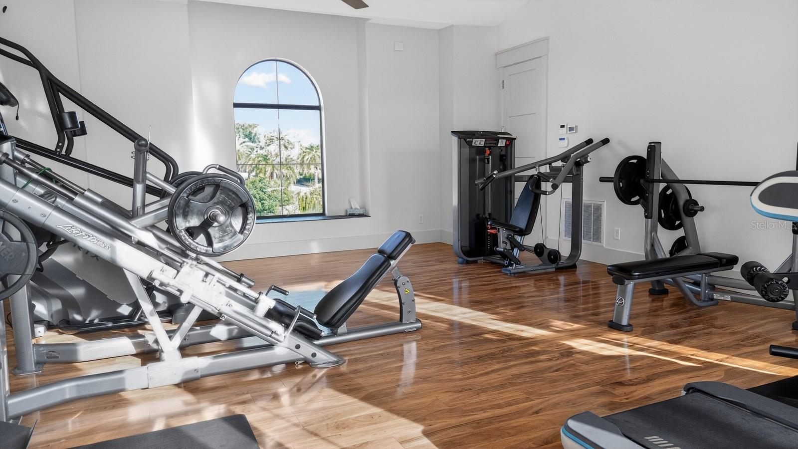 Listing photo id 33 for 10641 Broadland Pass