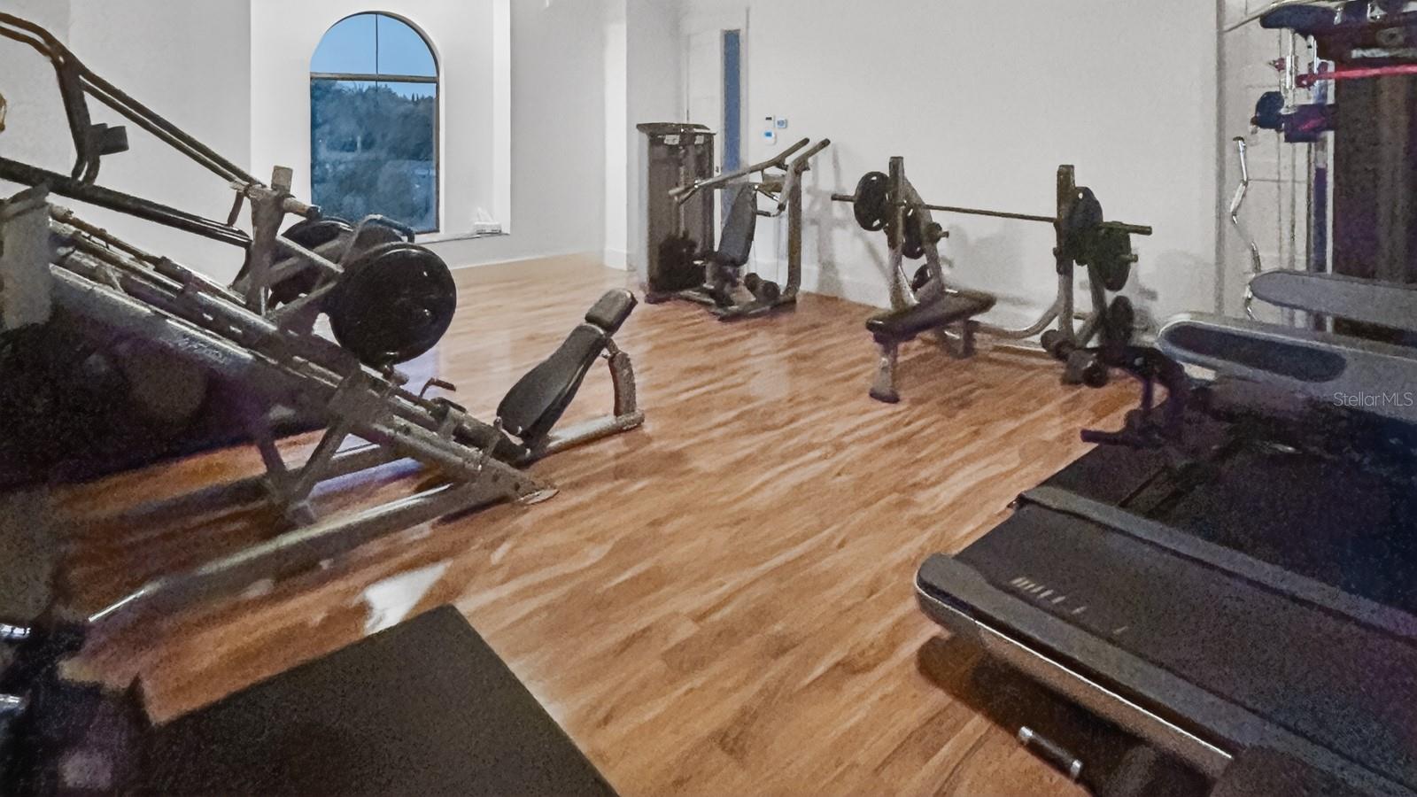 Listing photo id 59 for 10641 Broadland Pass