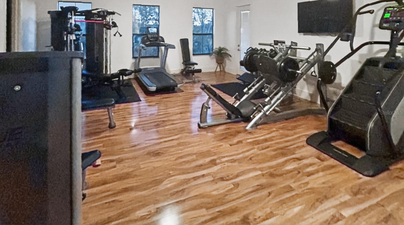 Listing photo id 60 for 10641 Broadland Pass